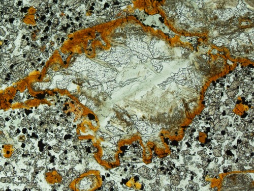 Blasenfuellung-Zeolith-Mineralen.jpg, 104 kB